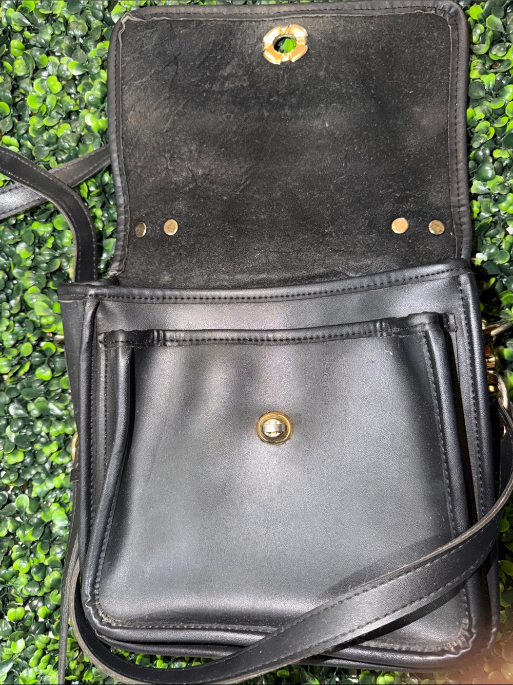 Coach Vintage Classic Black Leather Crossbody Bag - Picture 6 of 11
